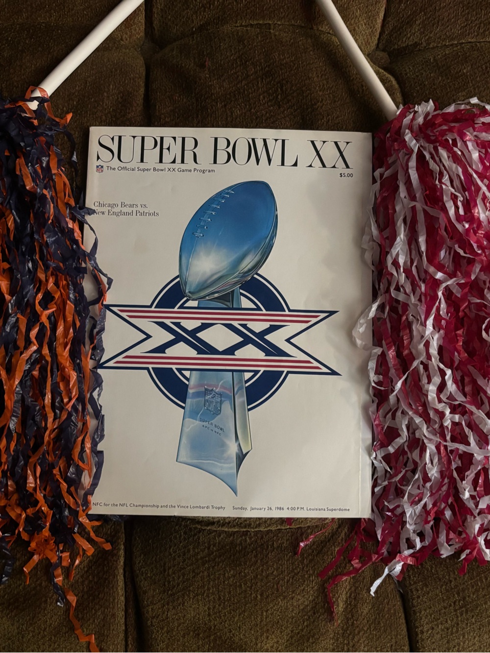 Super Bowl XX Decorative Pom-Pom Set in Orange/Blue and Red/White